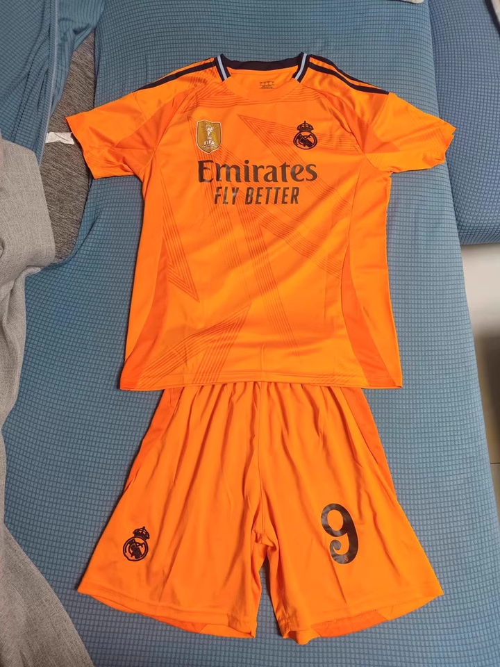 https://www.nogometnizaotroke.com/wp-content/uploads/2025/05/Dresi-Kylian-Mbappe.png