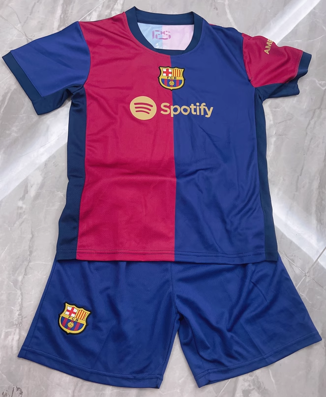 https://www.nogometnizaotroke.com/wp-content/uploads/2025/05/Nogometnih-dresov-Barcelona.png